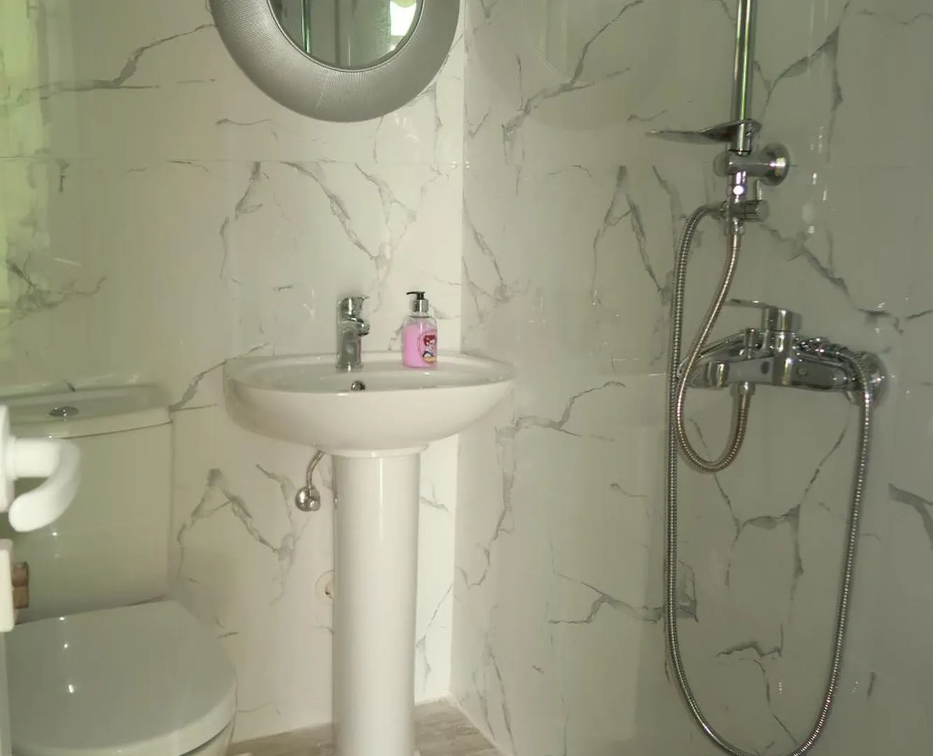 Valeon Apartment Three Saranda 0*,  Albania